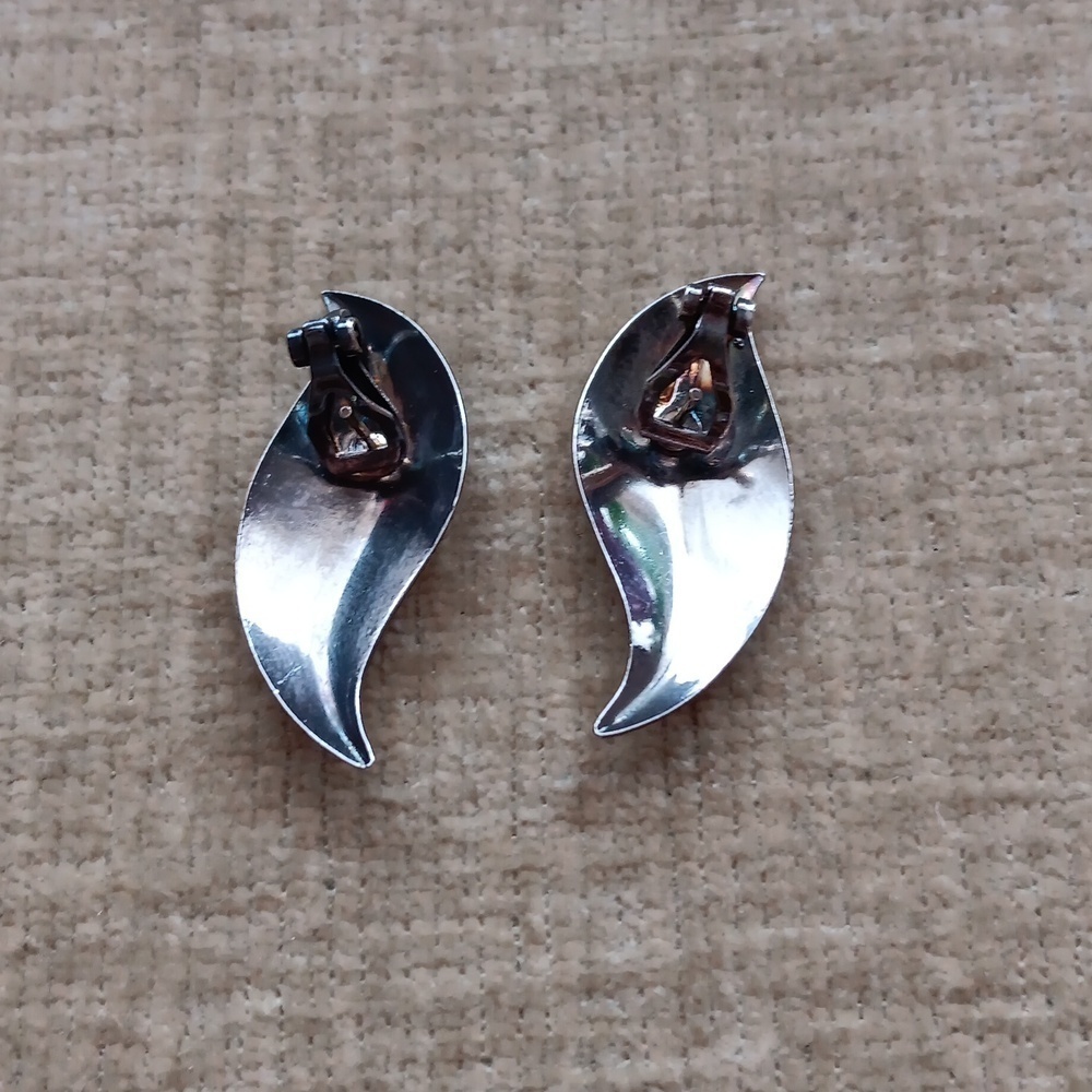 Spring Back Post Leaf Silver Earrings - image 2